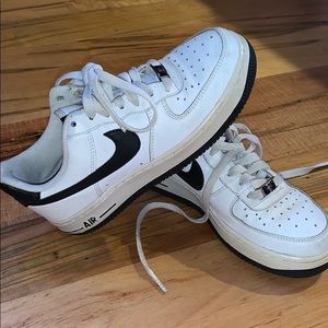 Nike Air Force 1 ‘82 WOMENS 7 MENS 5